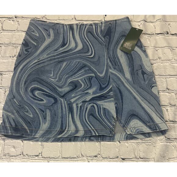 Wild Fable Notch Front Seamed Denim Mini Skirt - Blue Swirl Women’s 2 NWT - Picture 3 of 7